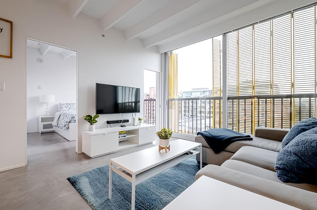 Modern, Bright & Central 1-Bed Downtown Apt Close To Rogers Arena Vancouver Luaran gambar