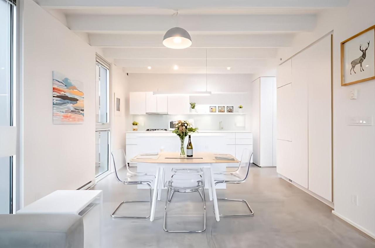 Modern, Bright & Central 1-Bed Downtown Apt Close To Rogers Arena Vancouver Luaran gambar