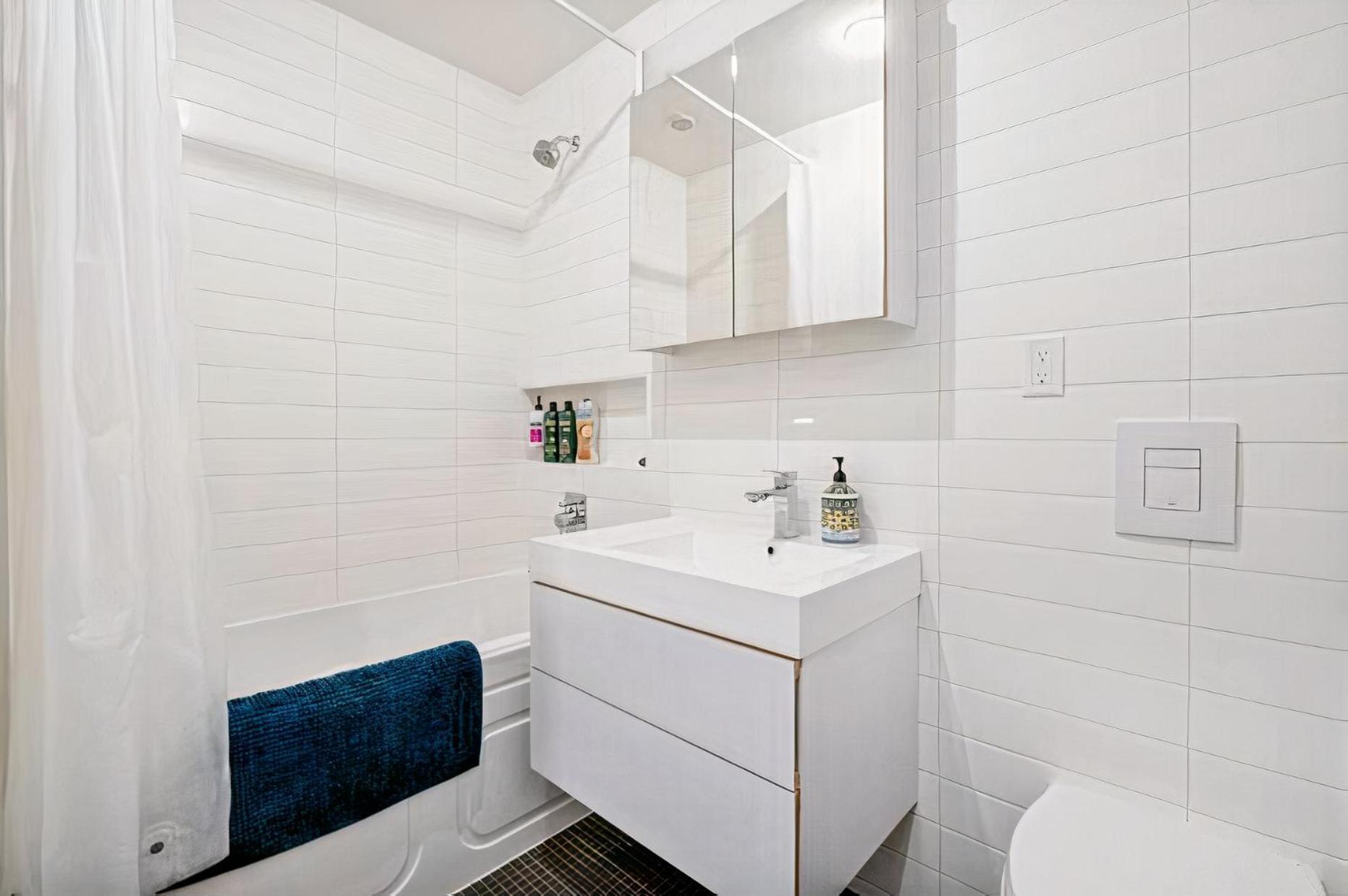 Modern, Bright & Central 1-Bed Downtown Apt Close To Rogers Arena Vancouver Luaran gambar